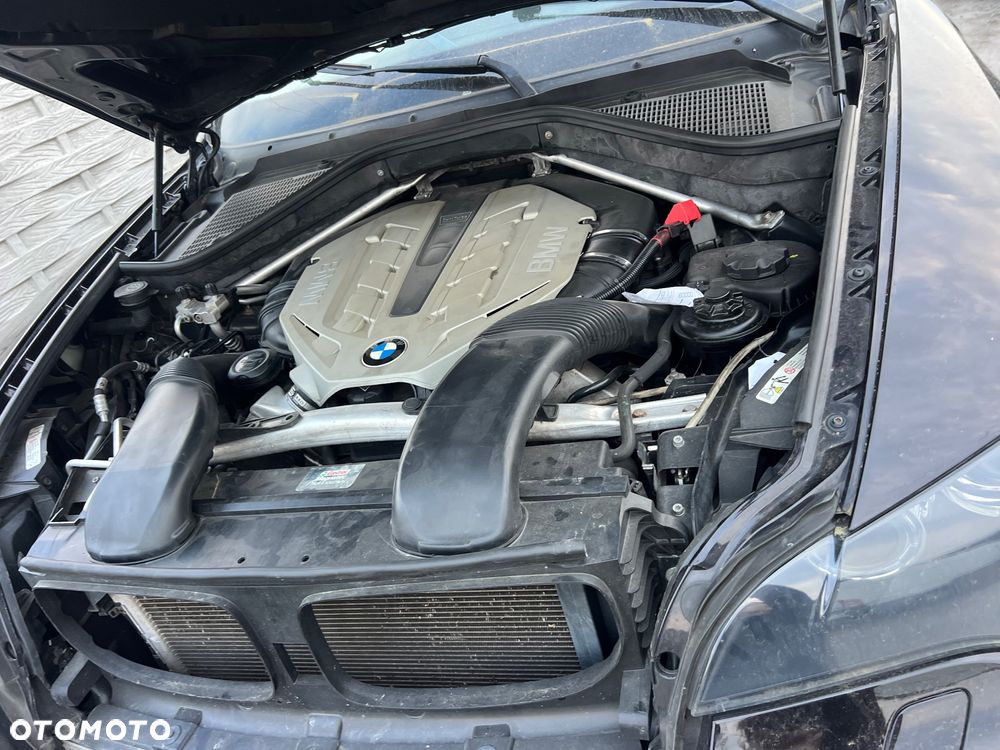 BMW X6 xDrive50i M Sport Edition - 7