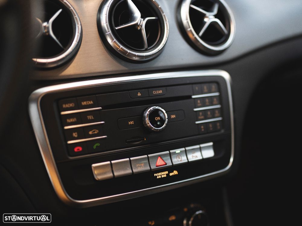 Mercedes-Benz CLA 180 d Shooting Brake AMG Line Aut. - 19