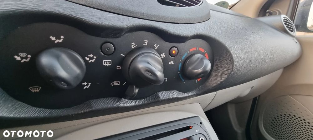 Renault Twingo 1.2 8V Authentique - 21