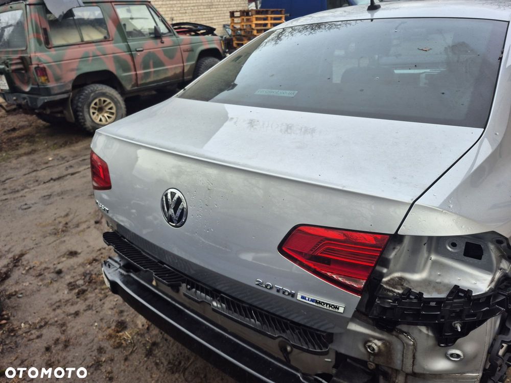 Klapa bagażnika passat b8 sedan kolor la7w