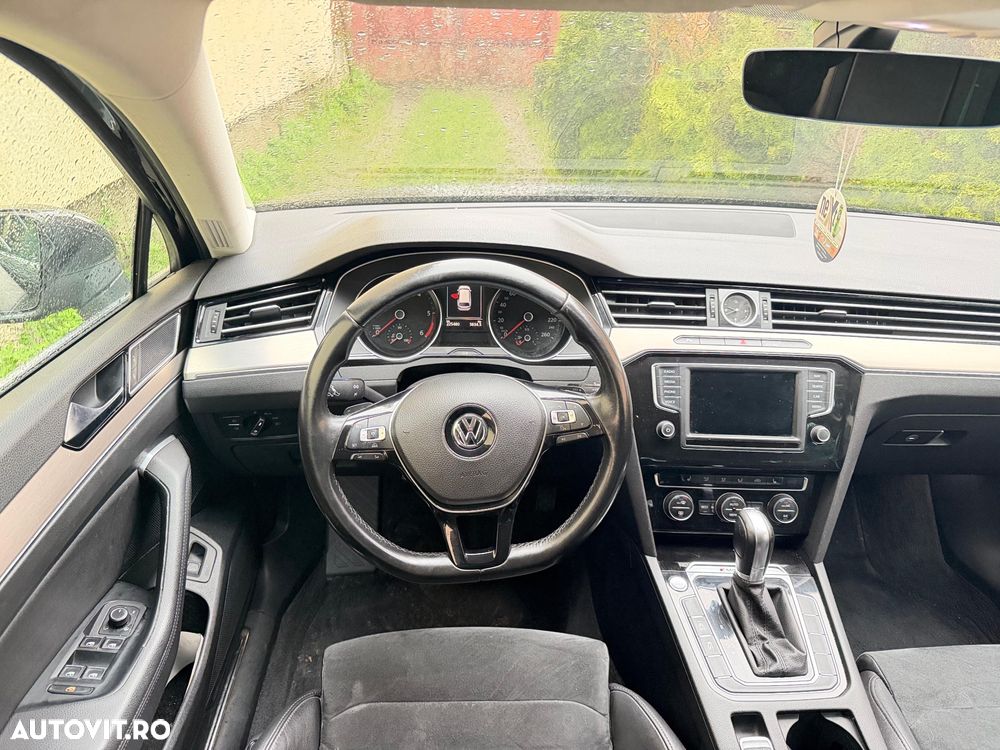 Volkswagen Passat 2.0 TDI SCR 4Motion DSG Highline - 6