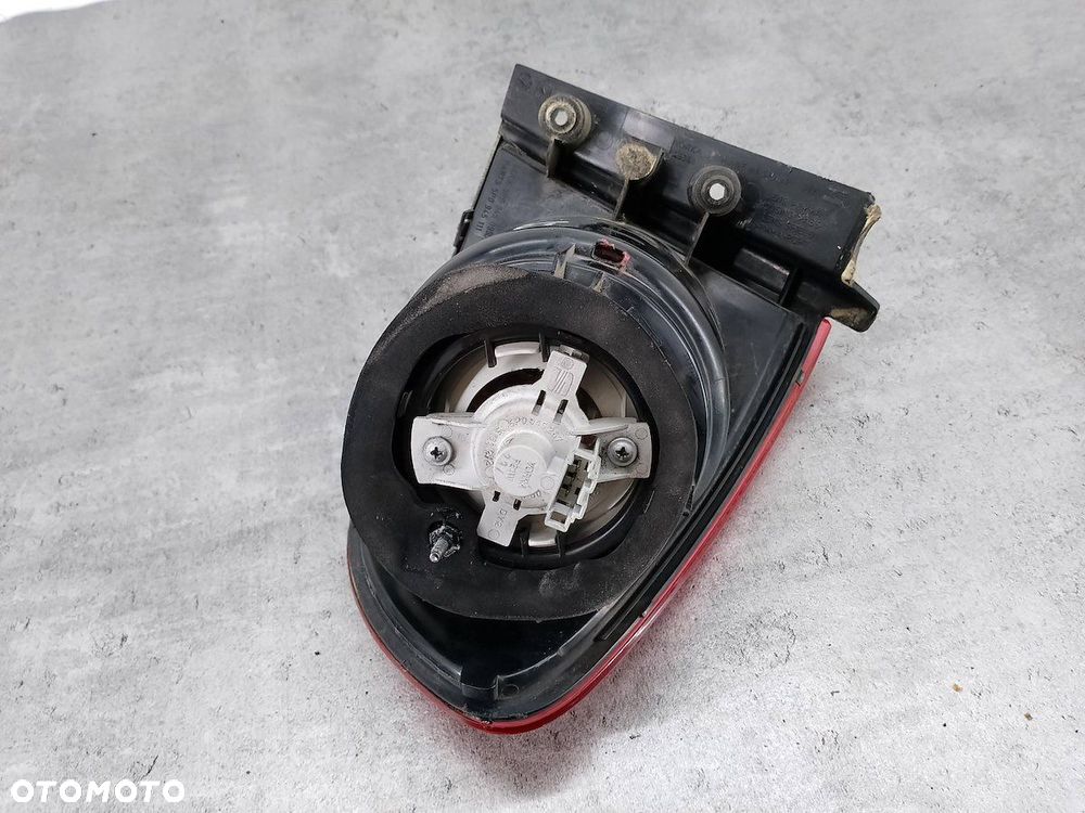 LAMPA TYLNA LEWA SEAT ALTEA 5P0945095D - 7