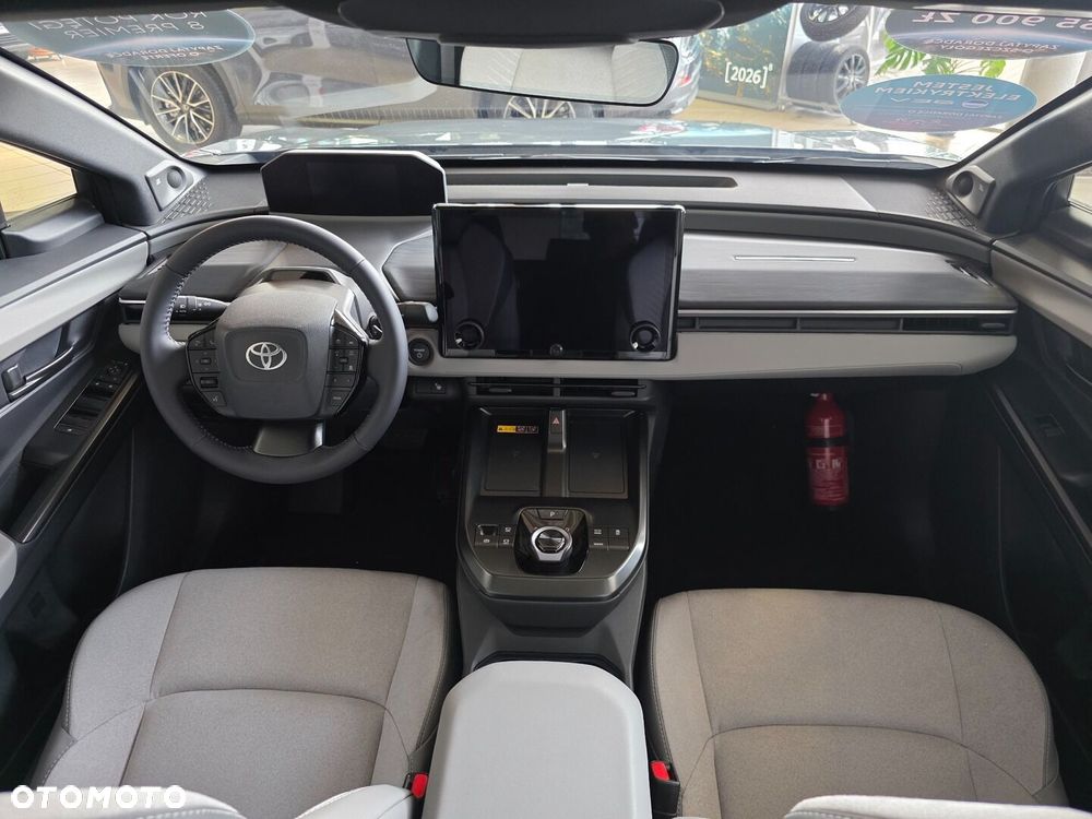 Toyota C-HR+ - 10