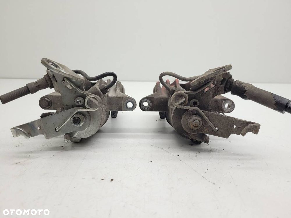 ZACISK HAMULCOWY TYŁ TYLNY LEWY PRAWY KOMPLET SEAT LEON II 1.6 B - 3