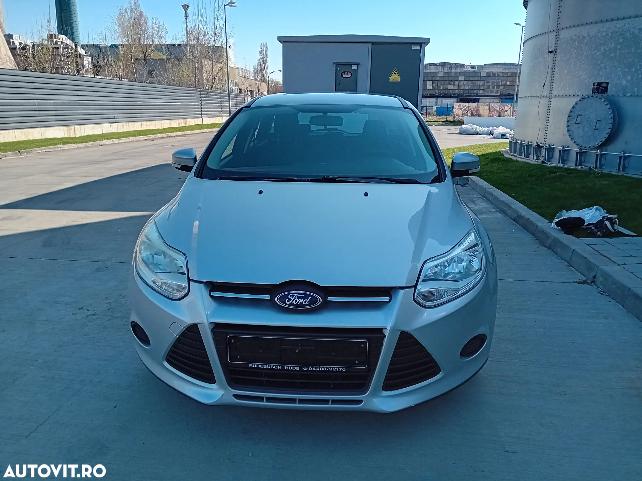 Ford Focus Turnier 1.6 TDCi DPF Start-Stopp-System SYNC Edition - 17
