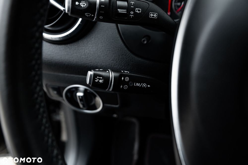 Mercedes-Benz CLA 250 4Matic 7G-DCT Sport - 35