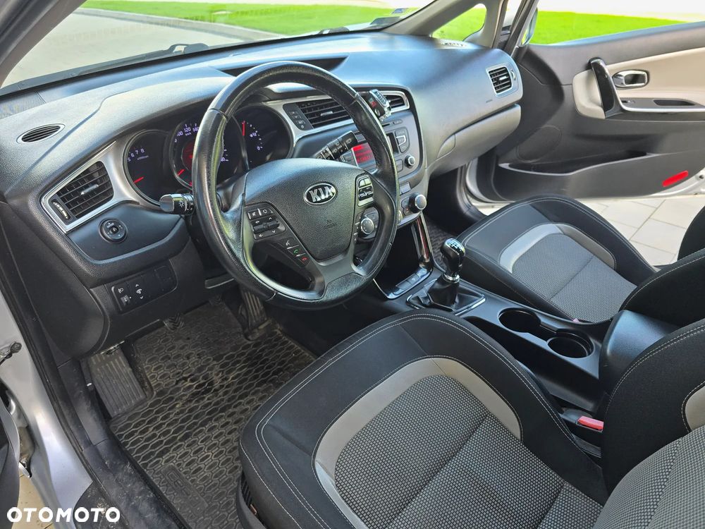 Kia Ceed - 14