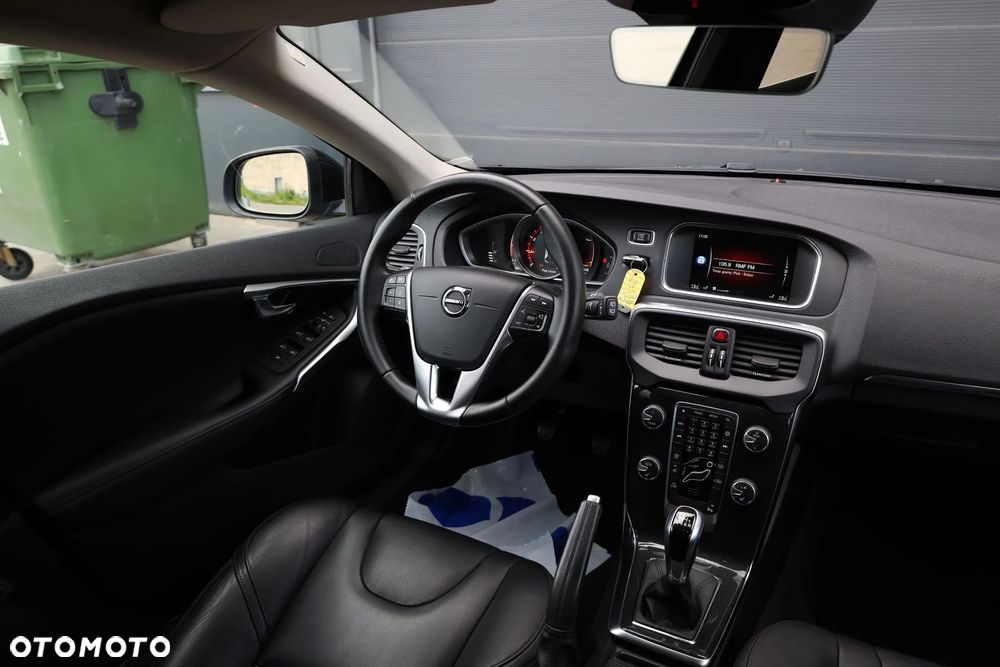 Volvo V40 T2 Inscription - 25