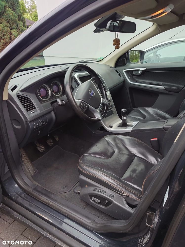 Volvo XC 60 D5 AWD Momentum - 3
