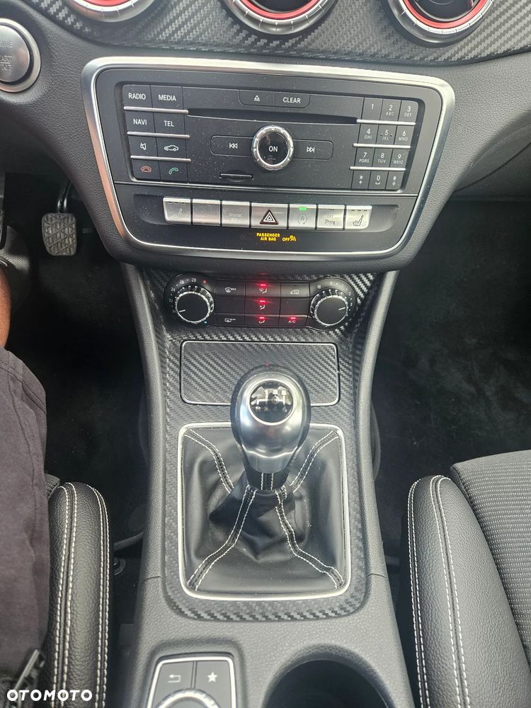 Mercedes-Benz CLA 200 UrbanStyle Edition - 29
