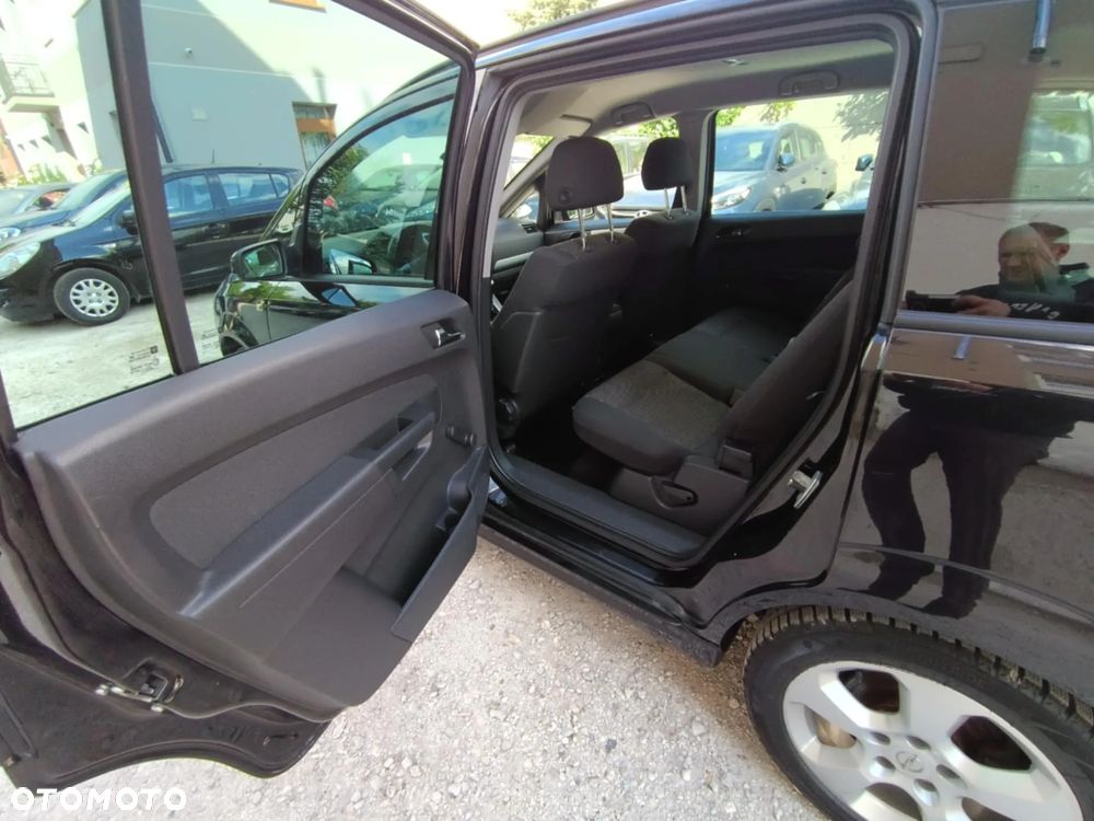 Opel Zafira 1.8 Elegance - 18