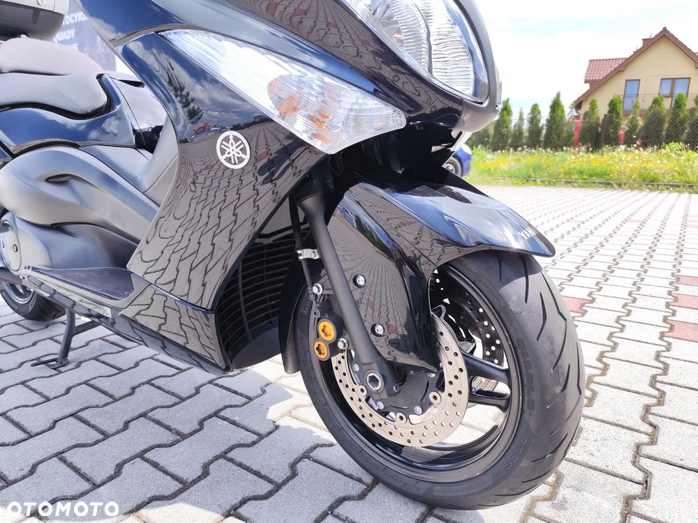 Yamaha Tmax - 18