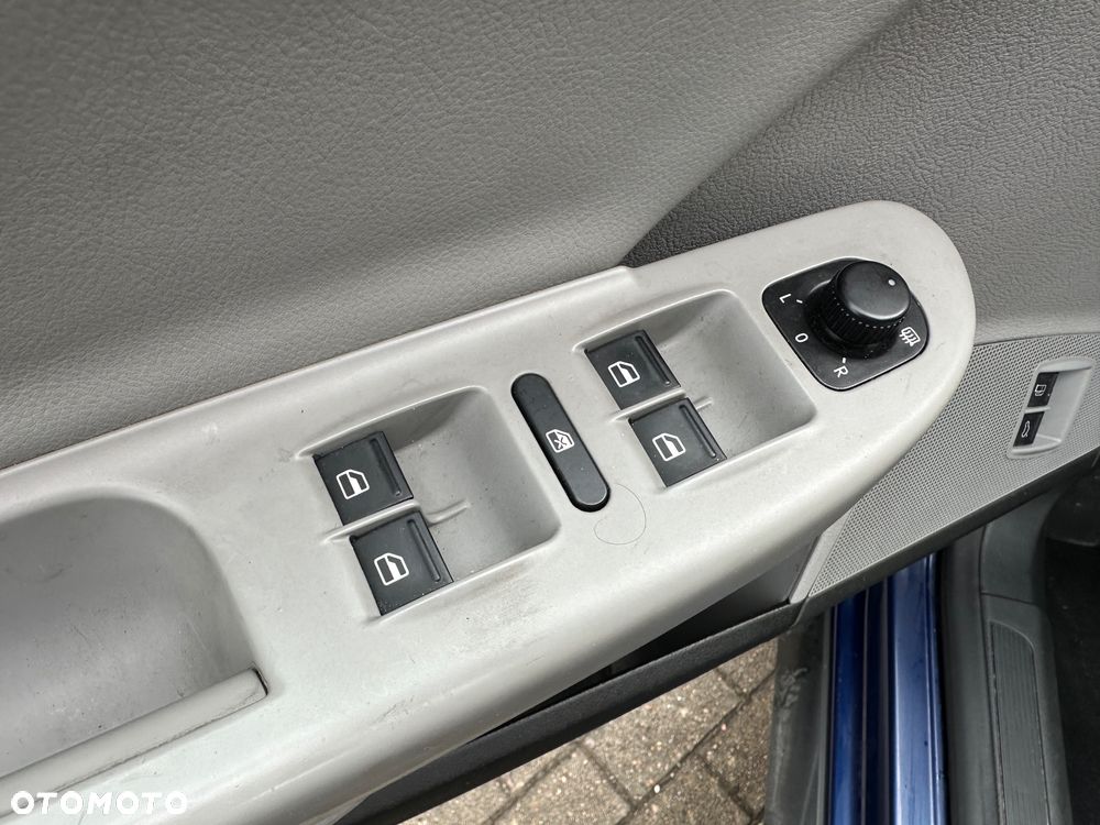 Volkswagen Passat Variant 1.8 TSI Highline - 18