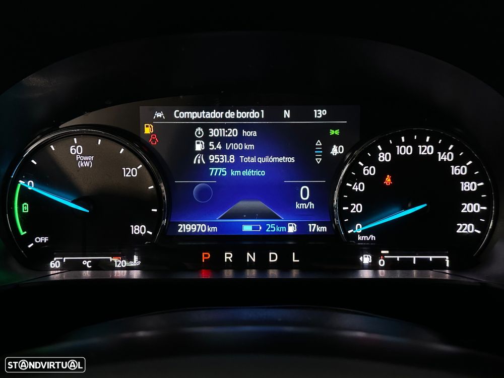 Ford Kuga 2.5 PHEV Titanium - 22