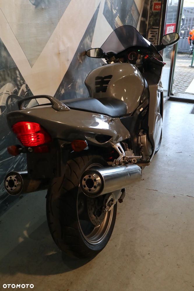 Honda CBR - 23