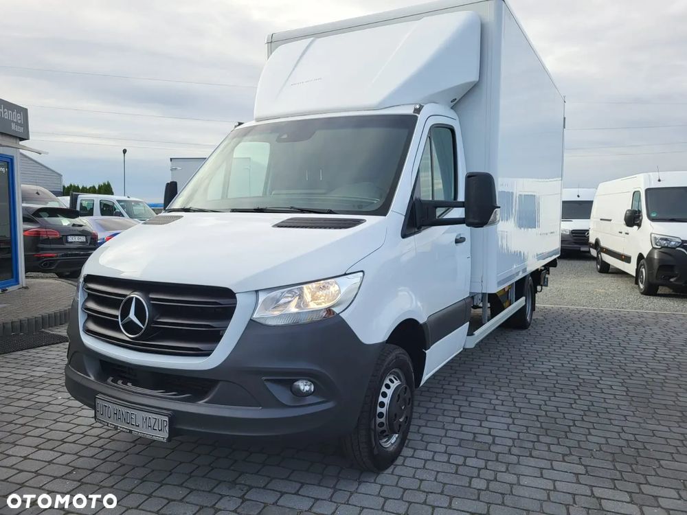 Mercedes-Benz SPRINTER 907 516 - MAXI- KONTENER 4,30M+WINDA-DMC 3500 KG