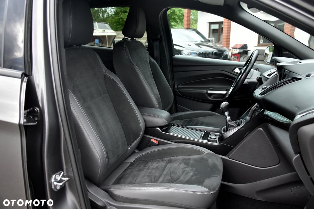 Ford Kuga 1.5 EcoBlue ST-LINE - 29
