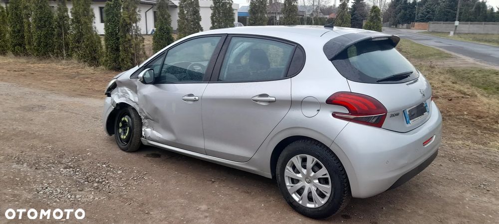 Peugeot 208 1.6 BlueHDi Active S&S - 9