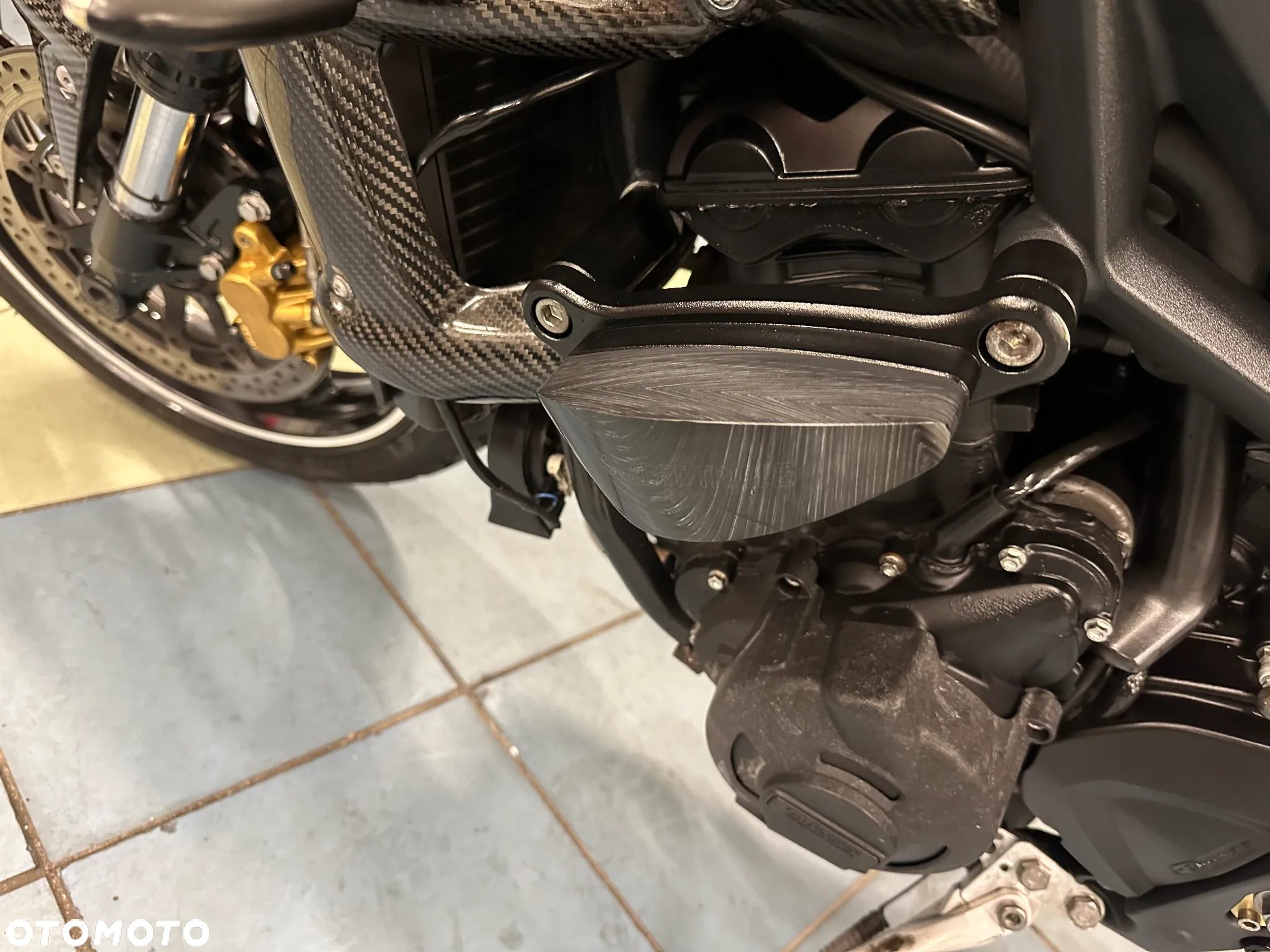 Triumph Street Triple - 13