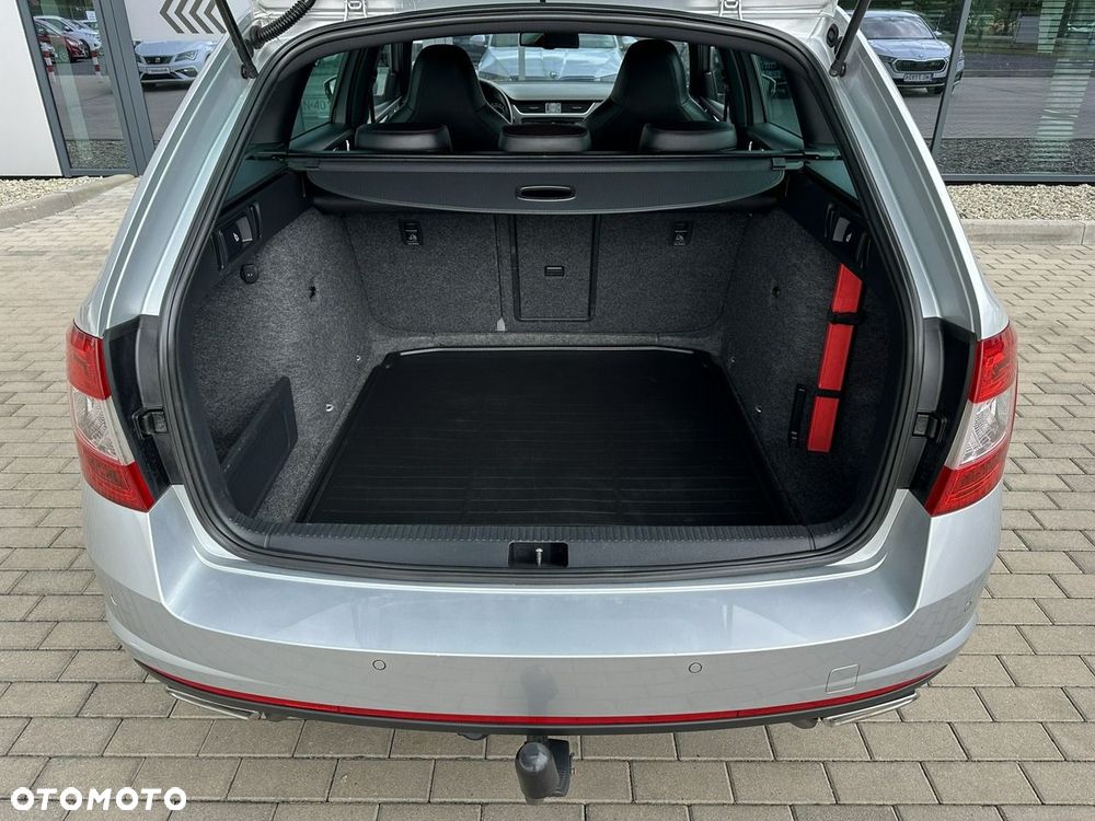 Skoda Octavia 2.0 TDI DSG RS - 36