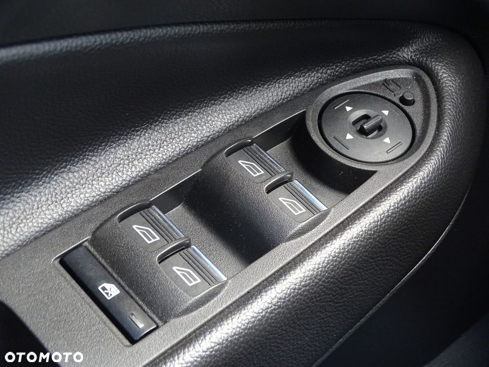 Ford Kuga - 29