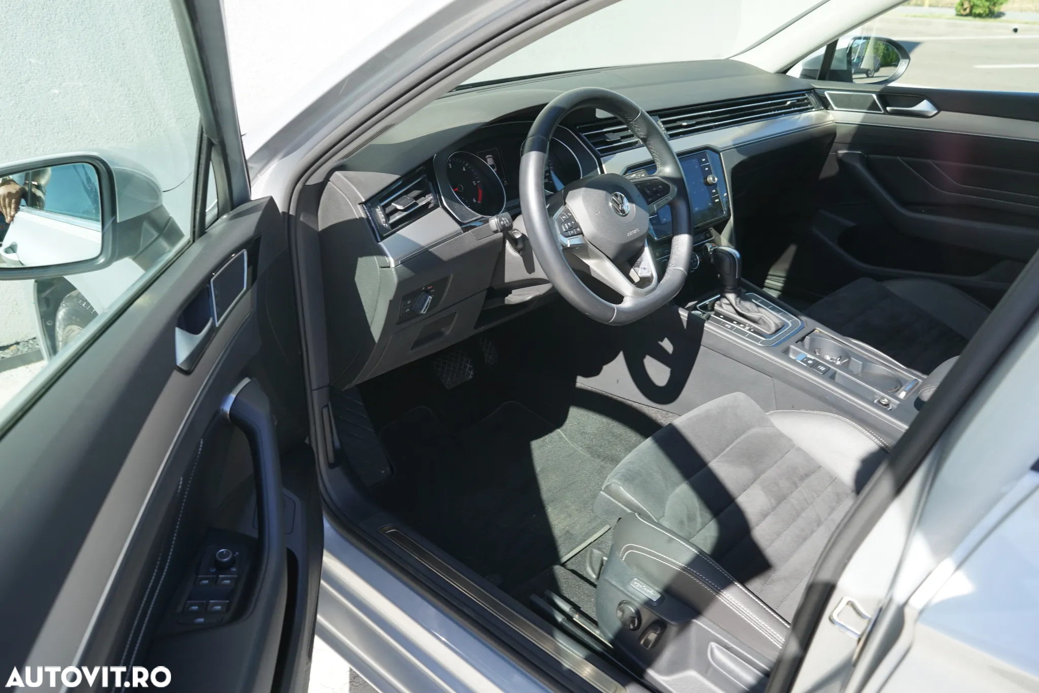 Volkswagen Passat Variant 2.0 TDI DSG Highline - 11