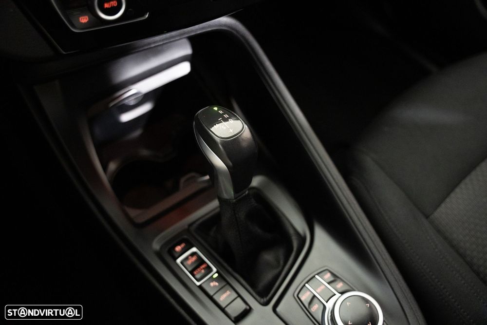 BMW X1 25 e xDrive Corporate Edition - 8