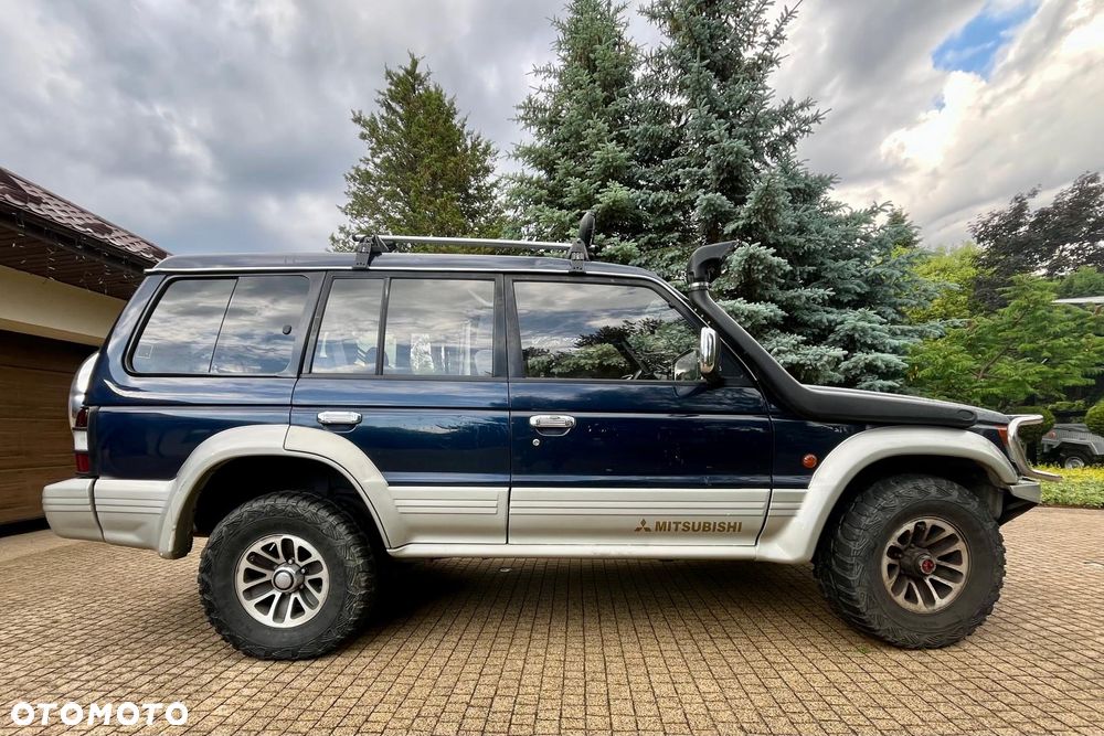 Mitsubishi Pajero 2.5 TD GLS - 2