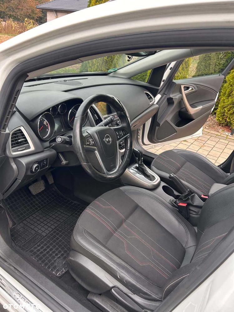 Opel Astra 2012 photo 5
