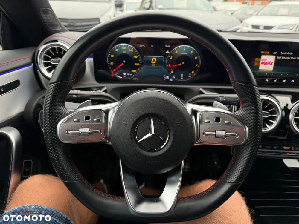 Mercedes-Benz CLA 200 7G-DCT AMG Line - 11