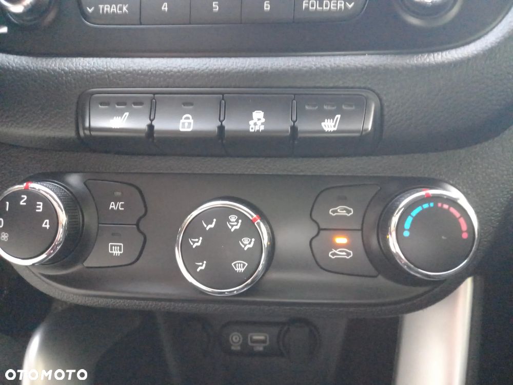 Kia Ceed - 12