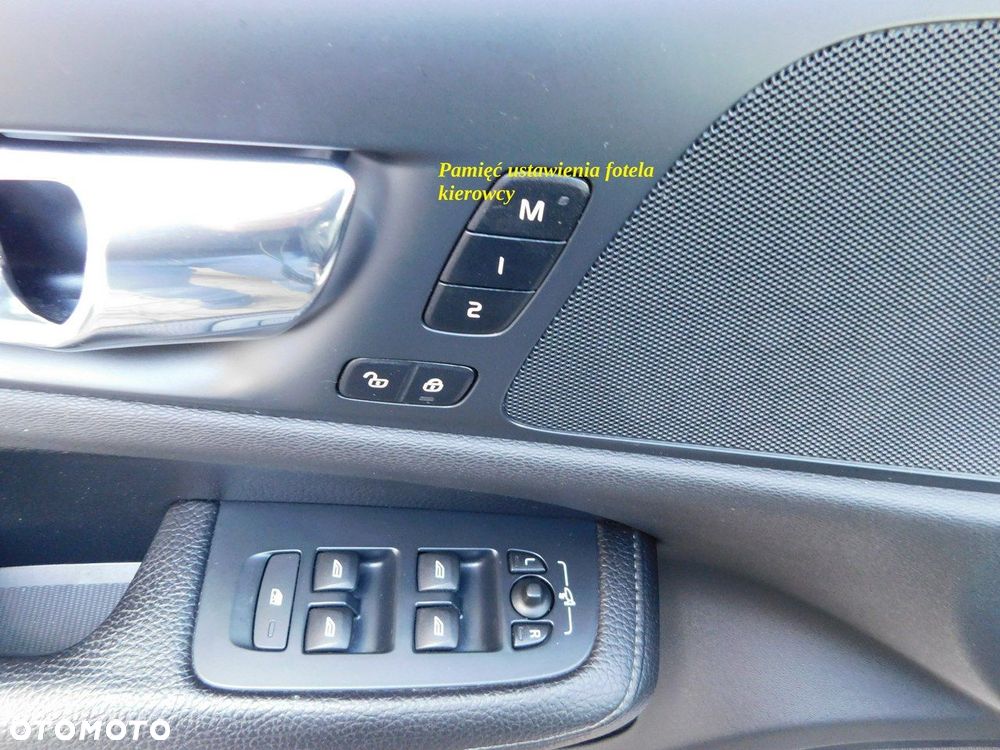 Volvo V60 D3 Momentum Pro - 11