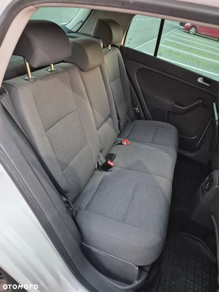 Volkswagen Golf Plus 1.9 TDI DSG Trendline - 26