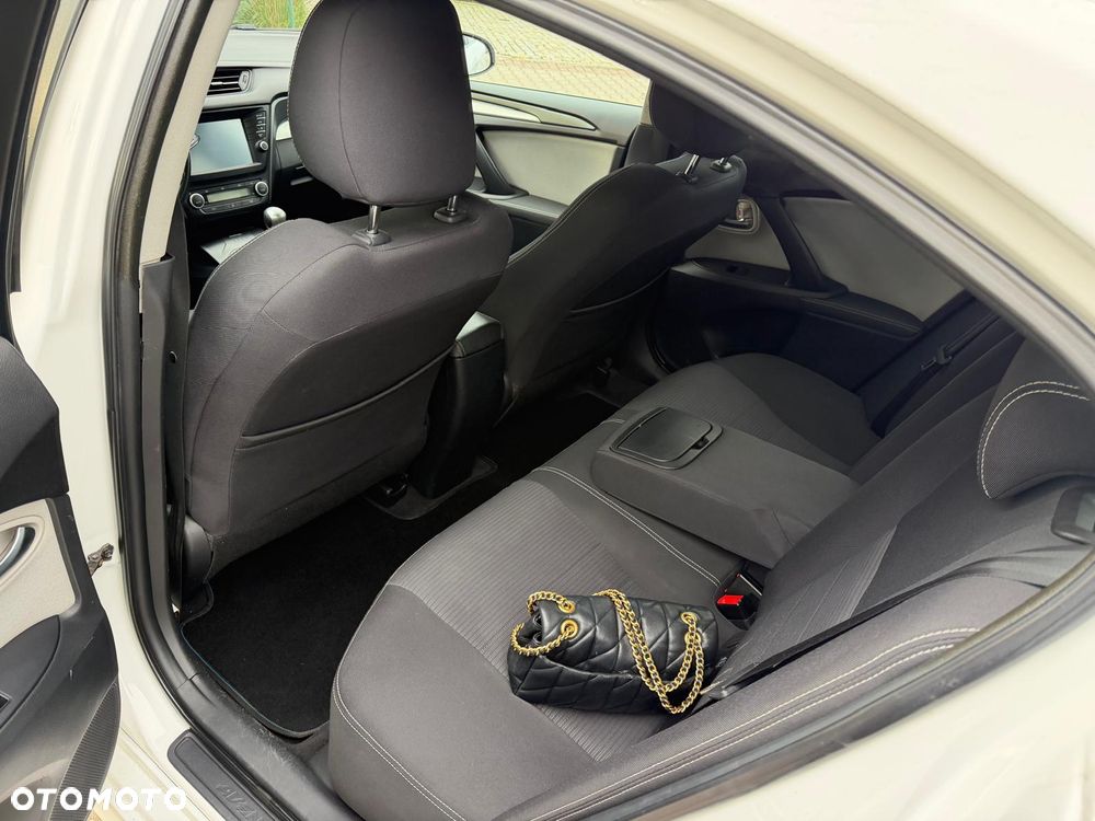 Toyota Avensis 2.0 D-4D Active Business - 23