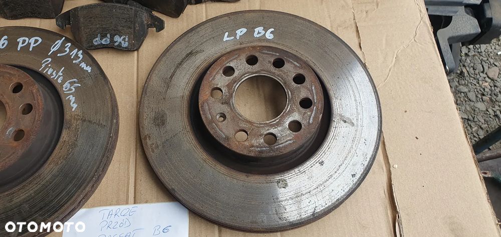 Tarcze hamulcowe klocki przód przednie VW Passat B6 - 3