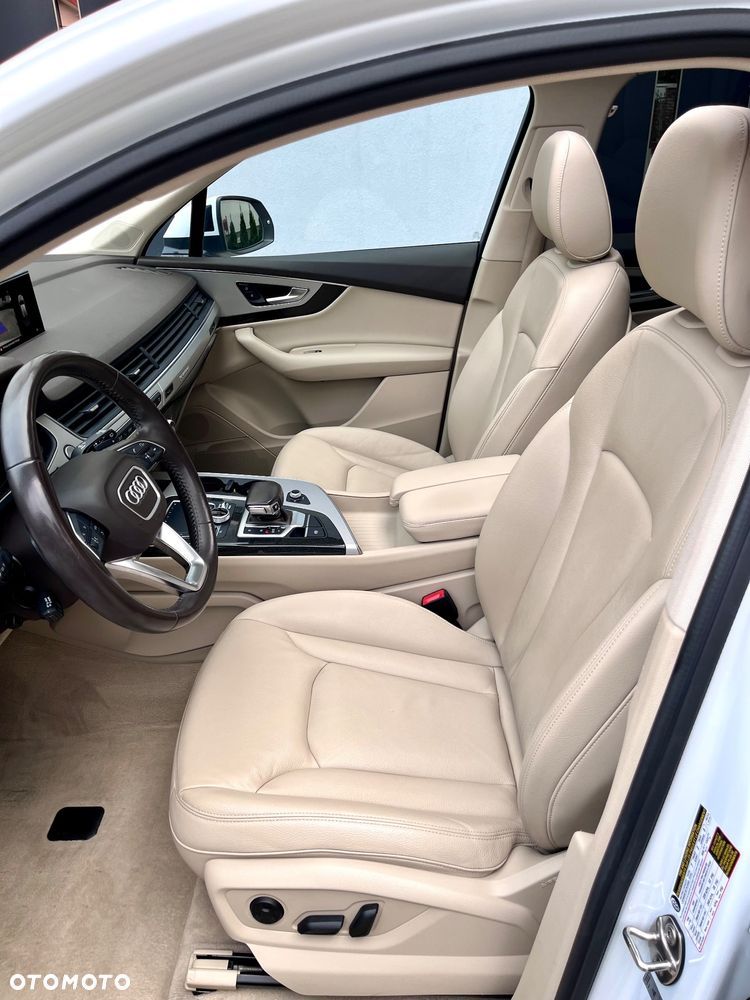 Audi Q7 - 10