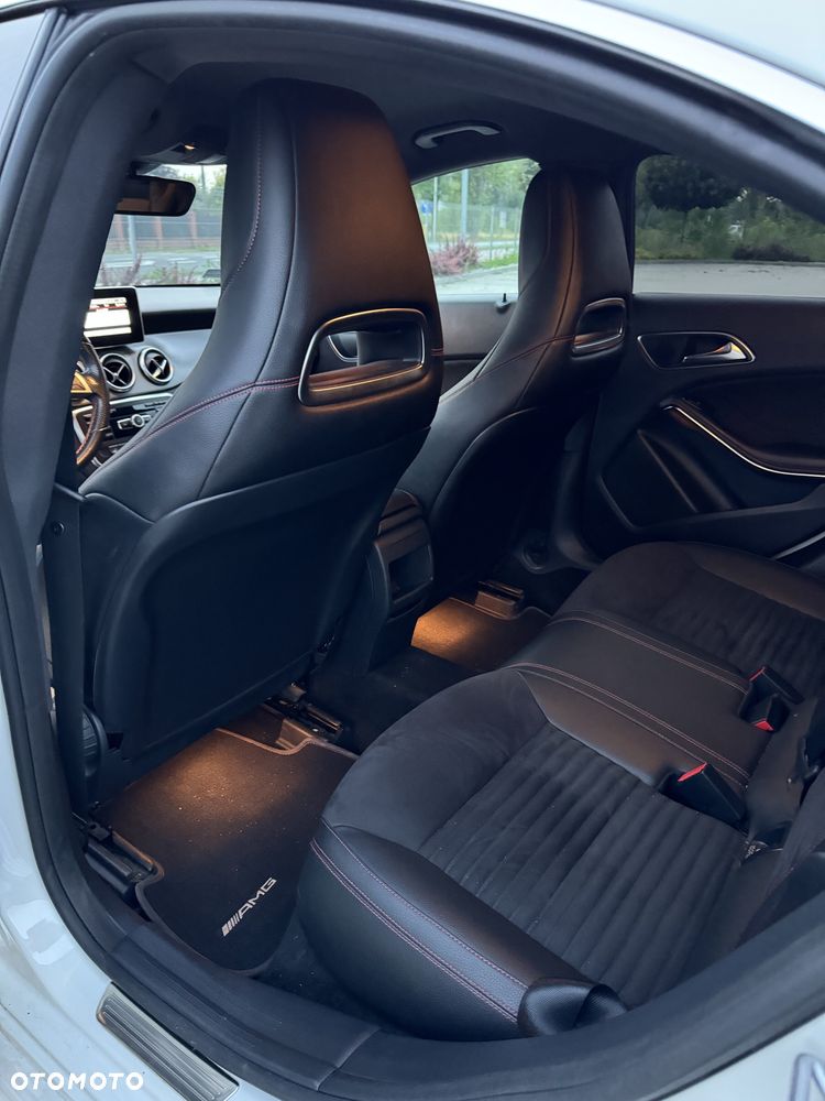 Mercedes-Benz CLA - 8