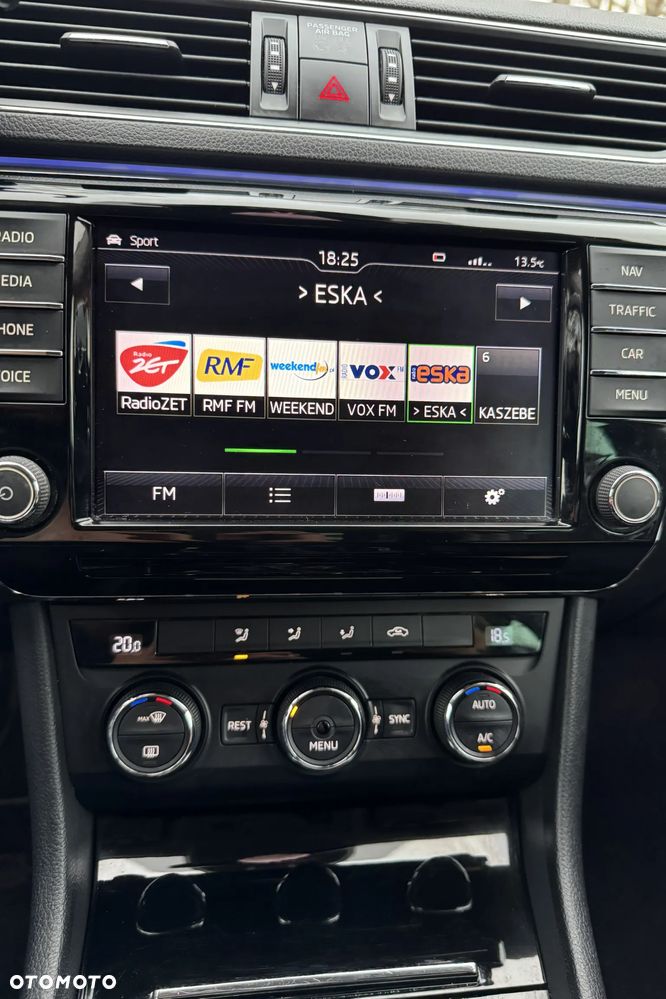 Skoda Superb 2.0 TDI Sportline - 17