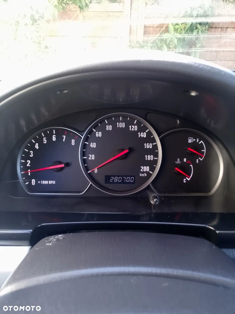 Suzuki Grand Vitara 2.0 - 7