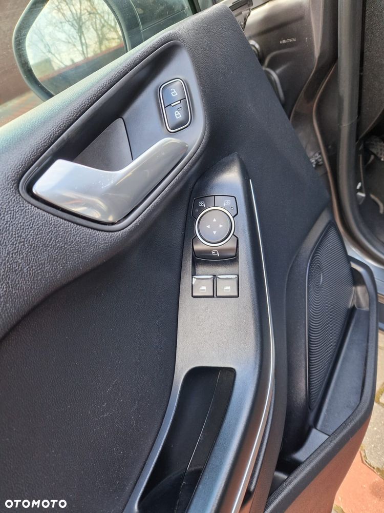 Ford Fiesta 1.1 S&S TITANIUM - 12