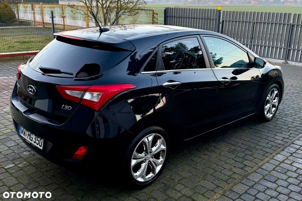 Hyundai i30 blue 1.6 CRDi Passion - 6