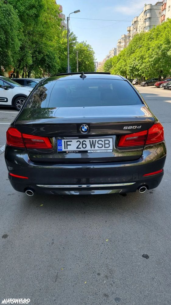 BMW Seria 5 520d Aut. Luxury Line - 7