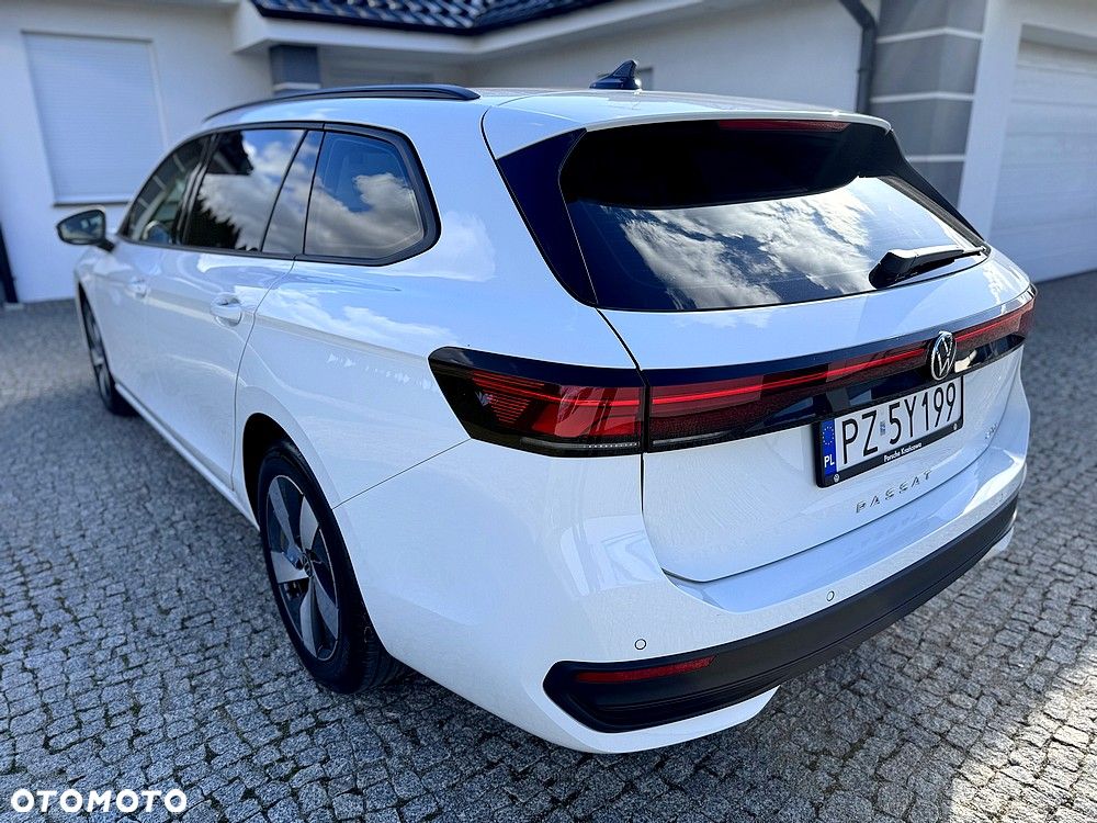 Volkswagen Passat - 12