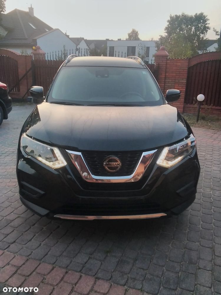 Nissan Rogue - 1
