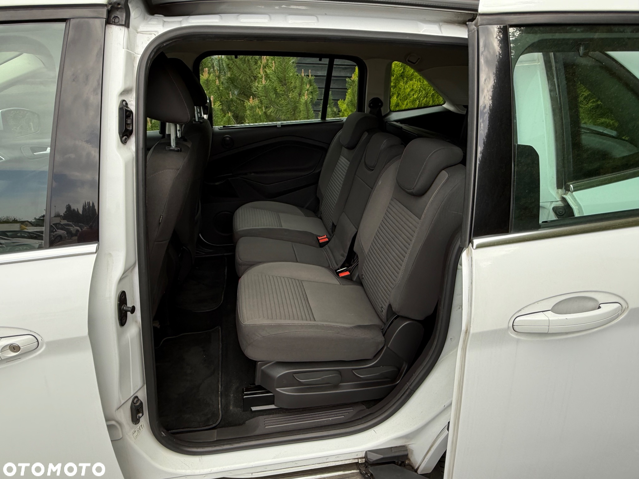 Ford Grand C-MAX - 9