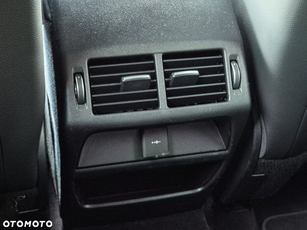 Land Rover Discovery Sport D200 Dynamic S - 27