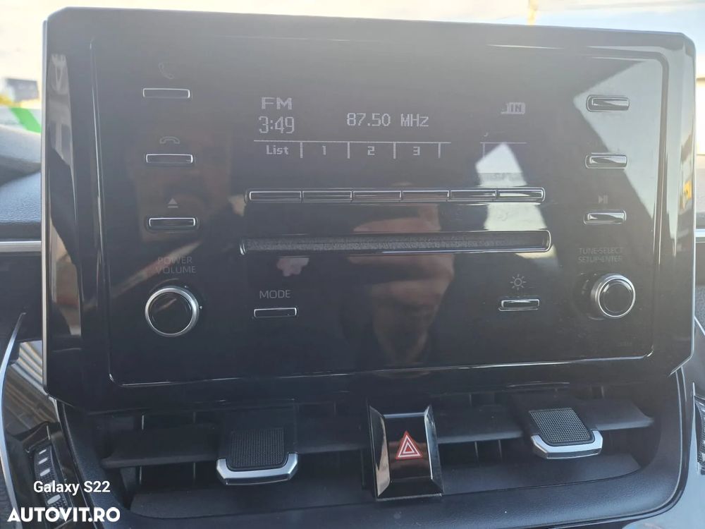Toyota Corolla Sedan 1.8 HSD Business - 15