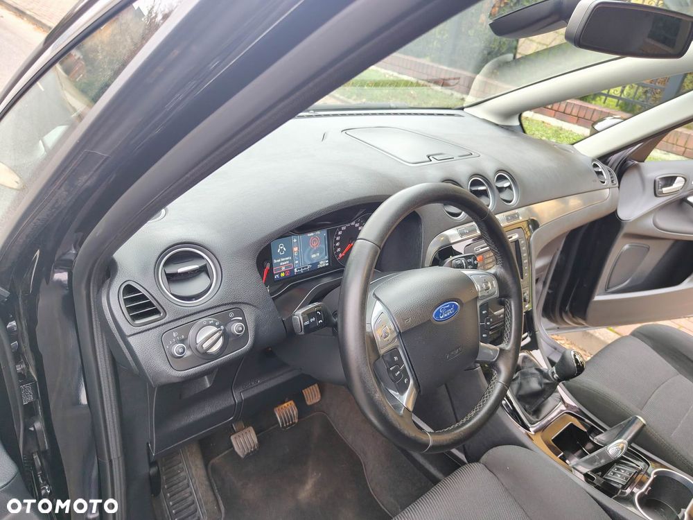 Ford S-Max - 22