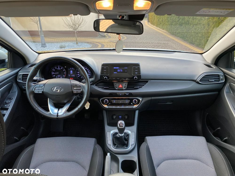 Hyundai i30 1.5 DPI Classic + - 28