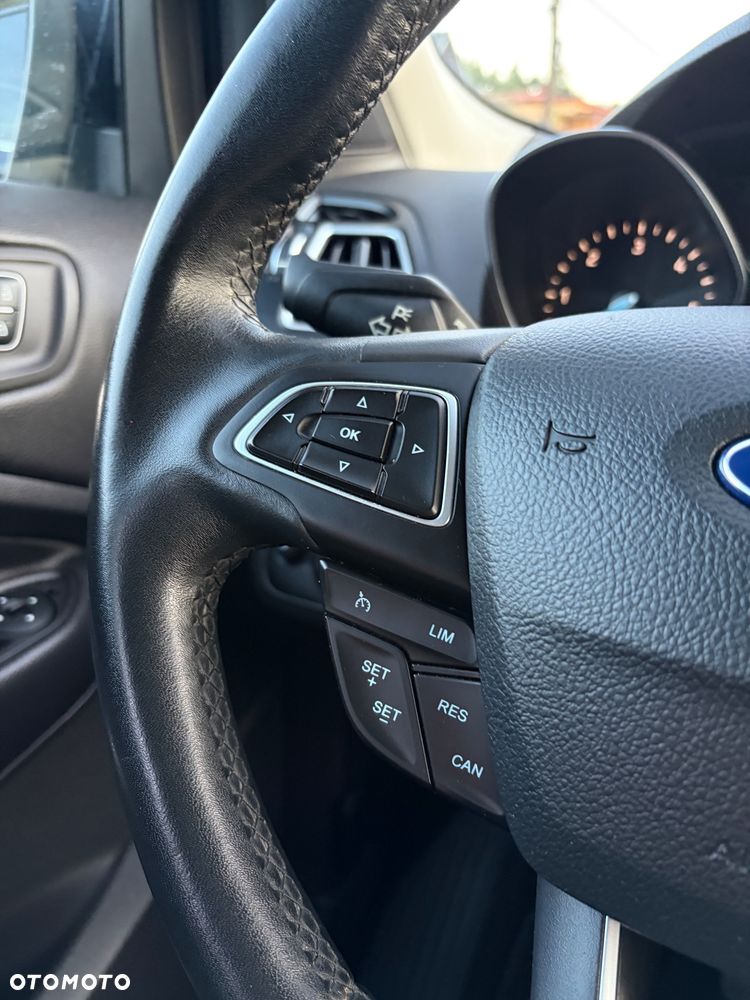 Ford Kuga 2.0 TDCi 2x4 Titanium - 32
